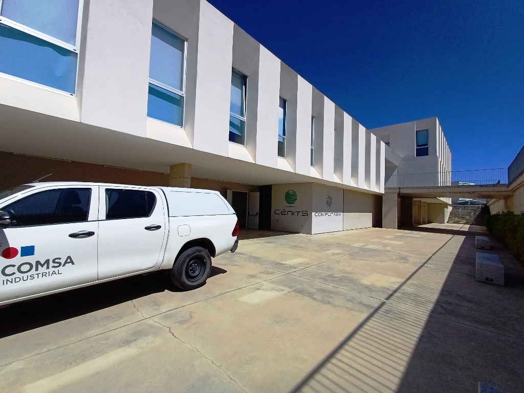comsa_corp's tweet photo. COMSA Industrial ha completado la actualización de la #RCT de #Extremadura. Este proyecto de #RedIRIS, gestionado por @Red.es con fondos Next Generation EU, ha mejorado la integración de las entidades de la @Junta_Ex con instituciones científicas nacionales e internacionales. https://t.co/l6v5TXIYj9