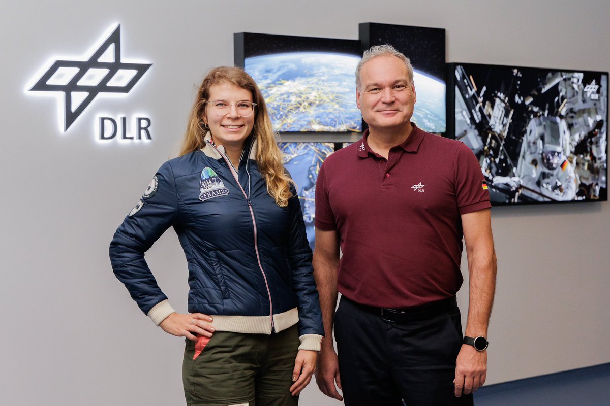DLR_SpaceAgency's tweet image. 🚀 Treffen mit der voraussichtlich ersten deutschen Astronautin im DLR-Büro Berlin
 
Die Berlinerin Rabea Rogge wird im Frühjahr mit der privaten Mission #Fram2 ins All starten und dann die erste deutsche Astronautin sein.
Im Berliner Büro des @DLR_de traf sie sich mit Walther