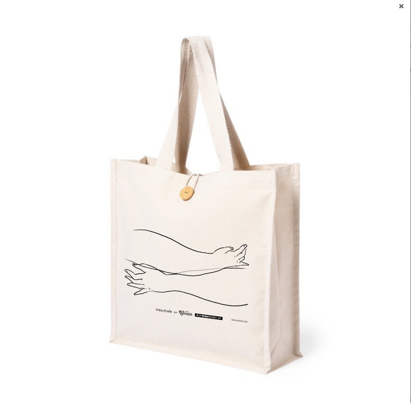 CentreAssis's tweet image. Aquestes festes, regala amb el cor!. 🫂 Amb la compra d'un 𝗽𝗿𝗼𝗱𝘂𝗰𝘁𝗲 𝘀𝗼𝗹𝗶𝗱𝗮𝗿𝗶, dones suport a aquelles persones que més ho necessiten.

🔖 Entra a botiga.assis.cat i 𝗳𝗲𝘀 𝗹𝗮 𝘁𝗲𝘃𝗮 𝗰𝗼𝗺𝗽𝗿𝗮 𝗮𝗺𝗯 𝗲𝗹 𝗰𝗼𝗿! 💚

#sensellarisme #solidaritat #ASSÍS