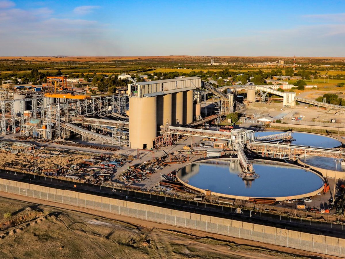 MiningReview's tweet photo. @SIBSTILL has agreed to sell its Beatrix 4 shaft, including the Beisa uranium project, to Neo Energy Metals for R500 million (approximately $28 million).
https://t.co/sLB5exYLkv
#MiningNews #NeoEnergy #Beisa #Uranium #SibanyeStillwater #Gold #NeoEnergyMetals https://t.co/iqCKMQ9WFx