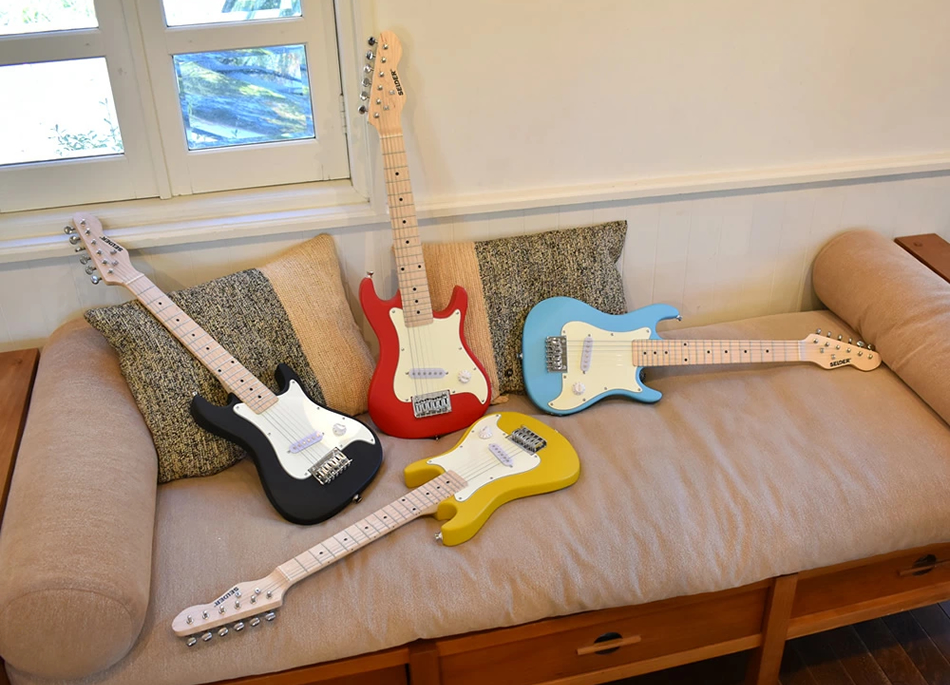 sakuragakki's tweet photo. サクラ楽器 #プレゼントキャンペーン 🌸
新商品ミニエレキギターを4名様にプレゼント🎸
いよいよ明日が最終日です‼️
#セルダー
#SELDER
#ギター
#プレゼント企画 https://t.co/njNVktqZnk