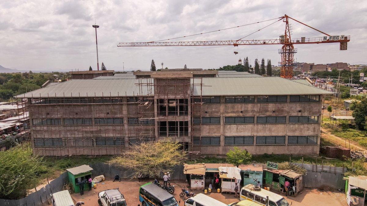 kuzakenya's tweet photo. @CemesLtd @USAIDKenya @acdivoca @FeedtheFuture @USAIDEastAfrica @USAIDAfrica @USAIDEnviro @USAIDInclusive 7/ As construction nears completion on the Isiolo Fresh Produce Market, Doris is optimistic. "We’re excited to move in; it will boost our sales significantly," she says. Her hope embodies the transformative power of resilience and support. #USAIDImpact #ResilientCommunities https://t.co/4B0AnAXmPF