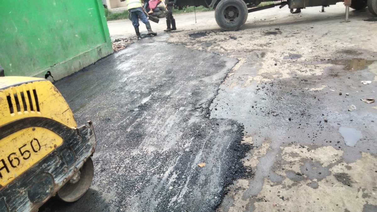 Selasa, 10 Desember 2024 melalui Bidang Bina Marga melaksanakan keg rutin Pemeliharaan Rutin Jl Gatot Subroto dan Jl KH. Hasyim, dgn adanya kegiatan tersebut diharapkan dpt mengurangi kecelakaan,serta dpt memberikan rasa nyaman ,aman kpd pengguna kendaraan bermotor.