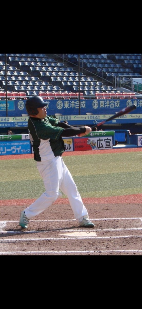 今年もZOZOマリンスタジアムで試合しました🙌
2点ビハインドの最終回、3番山田のタイムリーから4番大橋のセンターオーバーが飛び出し同点！
大橋が全速力で走りサヨナラランニングホームランのチャンスも、、ホームタッチアウト(笑)
幻のサヨナラ打として代々語り草になるだろう。

#草野球
#プロスタ