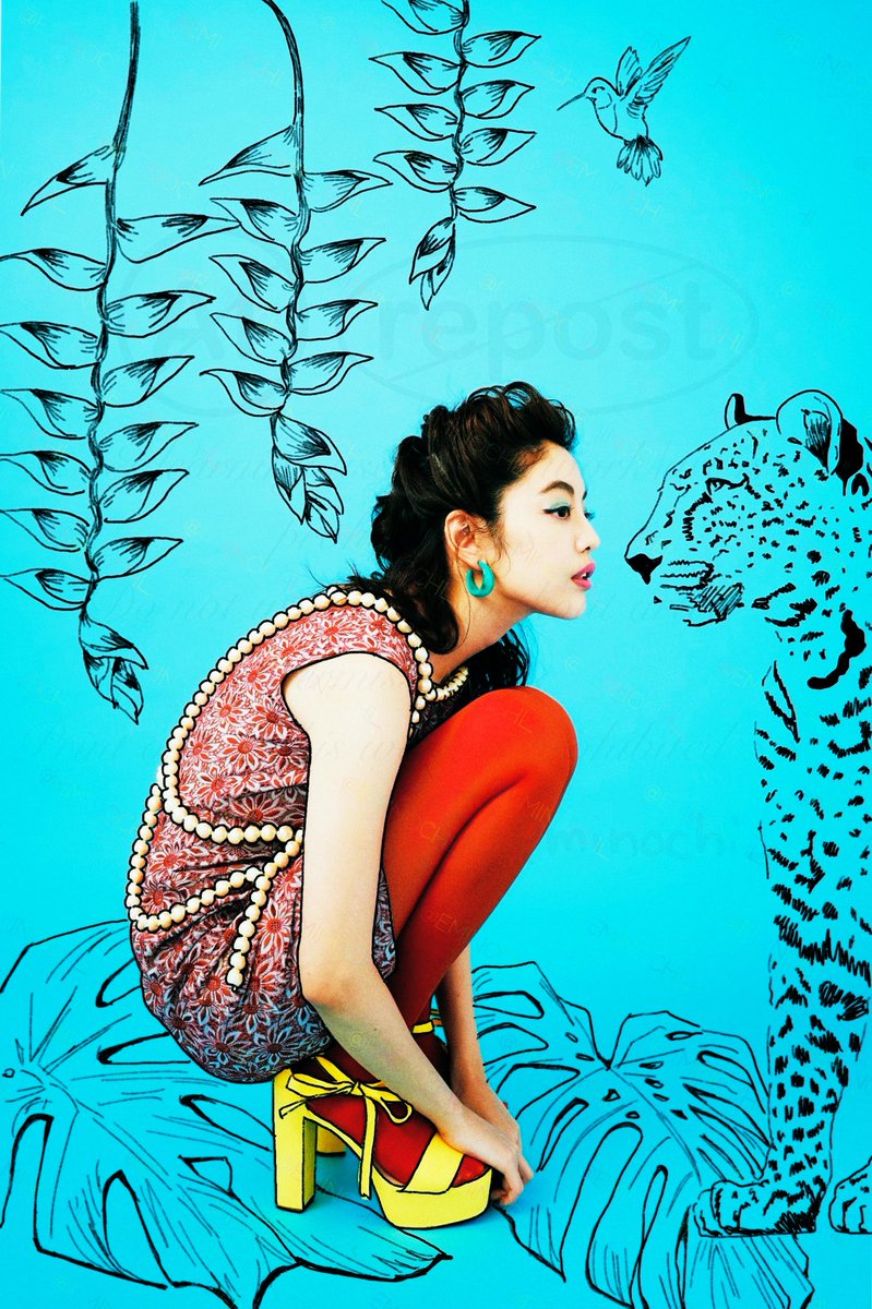 衣装担当として撮影した作品にイラストをのせてみました

フォトグラファー・モデル・ヘアメイクさまに感謝✨
数年前に撮ったもので画像自体はすでに懐かしい感じです