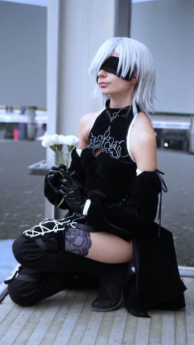 AgenteP__'s tweet image. ~ I am YoRHa unit 10H. 
I protect the sever containing humanity’s data here  on the moon.

There’s still a Nier Rein shaped hole in my heart, and I was so happy to cosplay her 💗

And the biggest thanks to @EclecticFirst for both sharing the journey and the pics 🌟