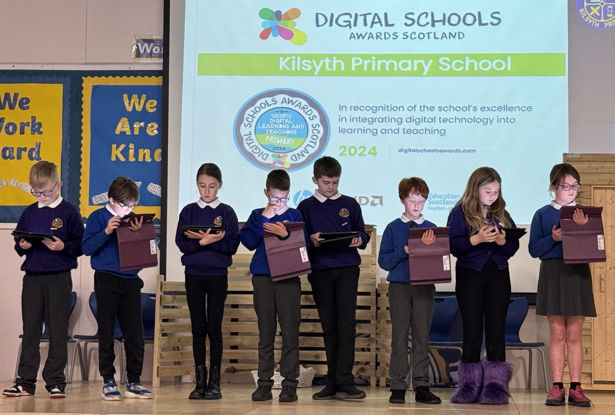 My_Kilsyth's tweet photo. Pupils and staff  @kilsythprimary1 celebrated after achieving the prestigious Digital Schools Award and earning recognition as a Digital Mentoring School, highlighting their commitment to advancing digital education.

Read more: https://t.co/wlEmNzn1PI

#Kilsyth https://t.co/EnCREnMbcb