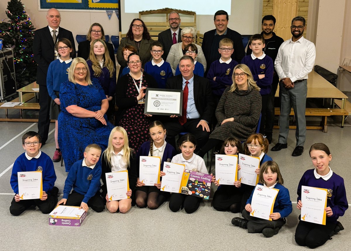 My_Kilsyth's tweet photo. Pupils and staff  @kilsythprimary1 celebrated after achieving the prestigious Digital Schools Award and earning recognition as a Digital Mentoring School, highlighting their commitment to advancing digital education.

Read more: https://t.co/wlEmNzn1PI

#Kilsyth https://t.co/EnCREnMbcb