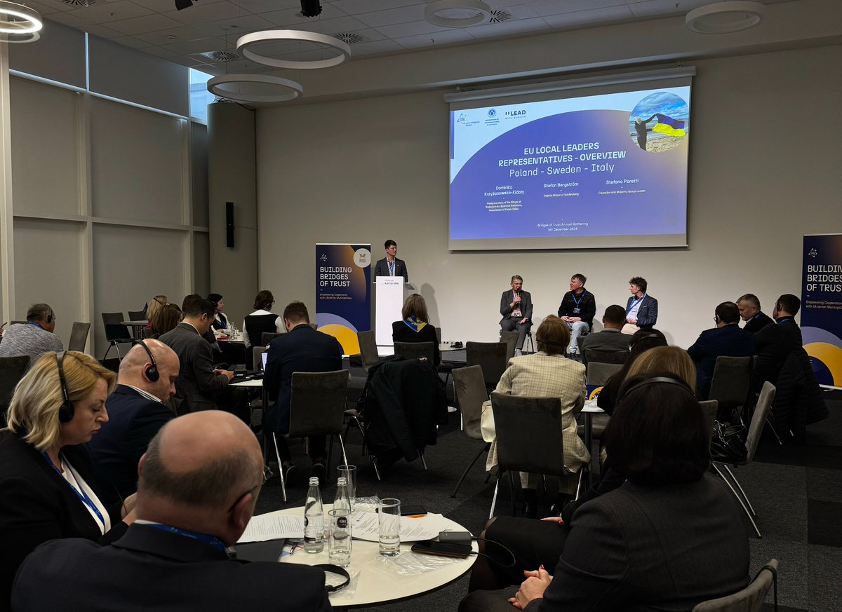 CCRECEMR's tweet photo. The #BridgesofTrust Annual Gathering in Karlsruhe!
๐ฌ Evolution of Partnerships Before and After the Full-Scale Russian Invasion
๐ธ Bilateral Meetings: Ukrainian and EU peers
๐ค Pakruojis & Inhulka Mayors signed an MoU!
๐ On-site visits
#Ukraine #AUC #BoTCommunity https://t.co/Lq4OrkbtCx