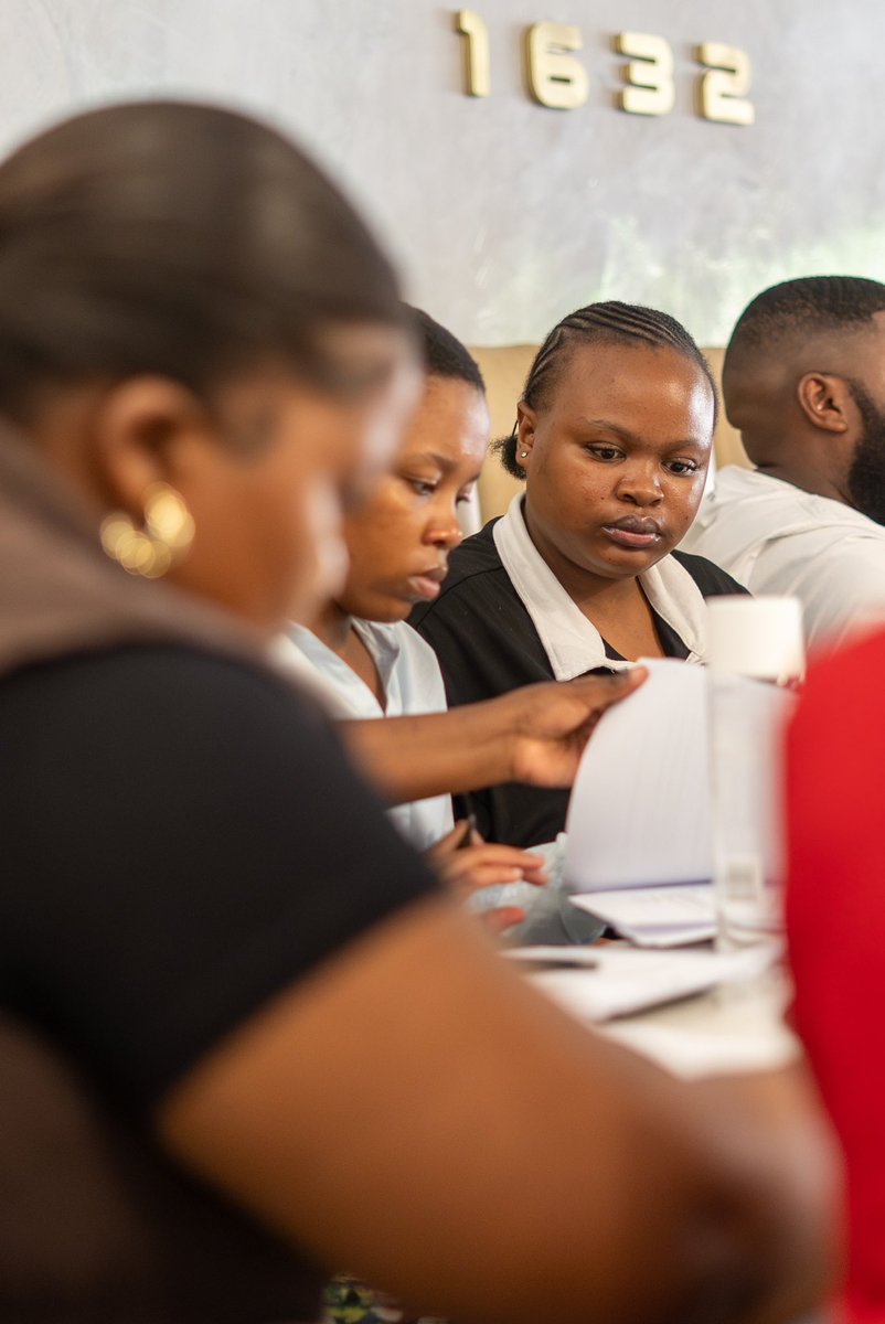 ShimuzicF's tweet photo. Our Students are locked in and focused. #schoolisinsession 🖍️📚
#ShimuzicLearnership #TheHub #HWFXShimuzic #HollywoodFoundation https://t.co/ysY8D5510h