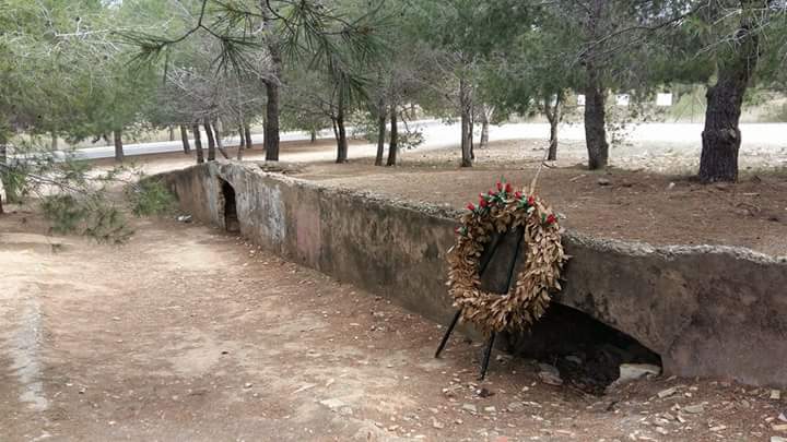 PoblesValAbando's tweet photo. Que no s'oblide mai que el franquisme, acabada la Guerra, va afusellar ací, a la Paret de Paterna, més de 2.000 persones. Que no s'oblide mai. https://t.co/CS5rSd3iYW