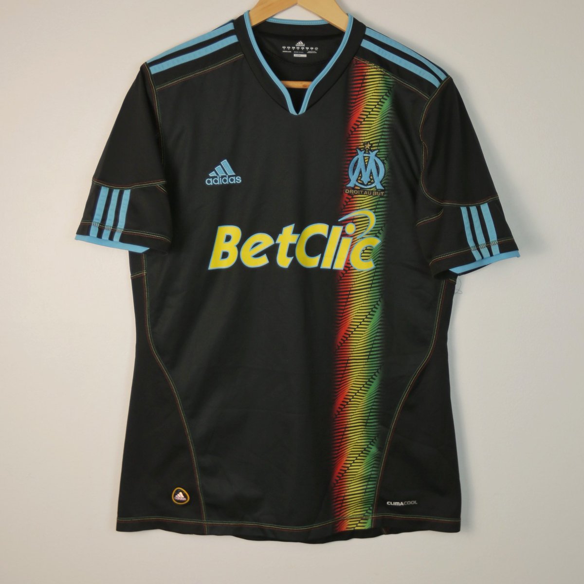 ClassicDiez's tweet photo. ✅
Olympique de Marseille 10/11 Third
Size M
Authentic Adidas
🇫🇷 

Condition: Good
Location: Kew East, Melbourne

Check out more football shirts for sale
https://t.co/krtdfbRIeC

#footballshirts #footballkits  #classicfootballshirts  #fyp #forsale #available #france #marseille https://t.co/Tb91RtaNT4