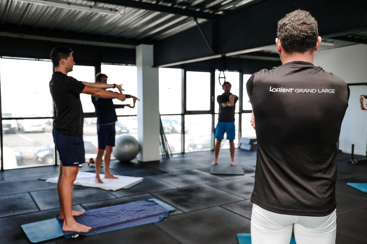 [PRÉPA PHYSIQUE] 🧘 Stretching : s’étirer pour mieux naviguer !

Les séances de stretching jouent un rôle clé dans la préparation des adhérents de Lorient Grand Large. 

<a href="/LorientAgglo/">Lorient Agglo</a> 

#CourseAuLarge #Sailing #LorientLaBase
