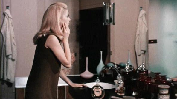 SCENTEDSIREN's tweet photo. Scents in Cinema. A perfume thread https://t.co/7K9CnHKAiq