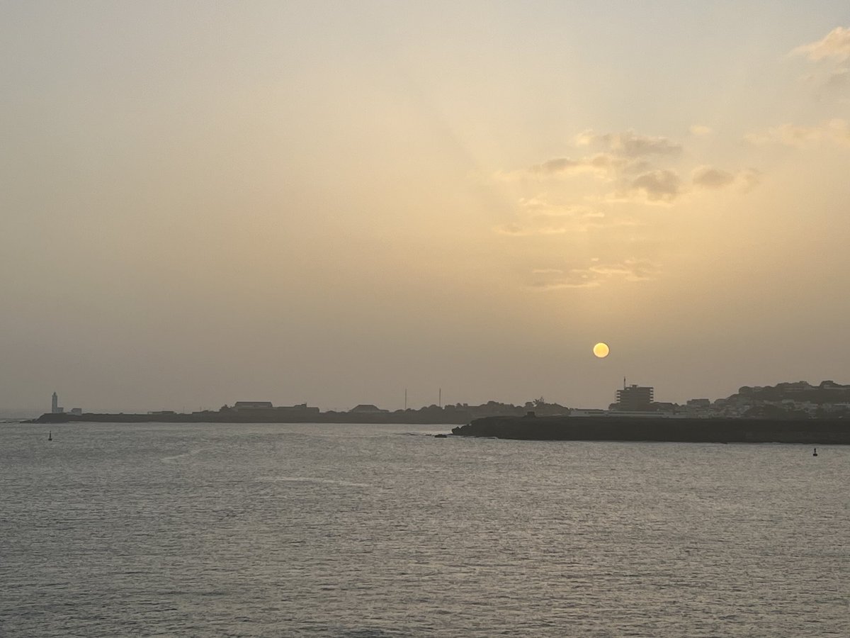 davegamblejr's tweet photo. Last night’s sunset over the port of Praia, Ilha de Santiago, Cape Verde.  This morning’s sunrise over the Atlantic Ocean sailing toward the west coast of Africa, Ivory Coast.  Haze is courtesy of the Sahara dust.  ⁦@spann⁩ https://t.co/8lUmYWjJTA