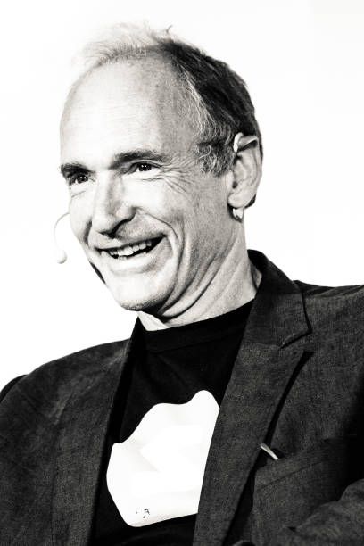 _TrendsWave_'s tweet image. On this day in 1989, Tim Berners-Lee proposed the World Wide Web! 🌍 His vision for a hyperlinked system sparked a digital revolution. #TechTuesdays #WebHistory