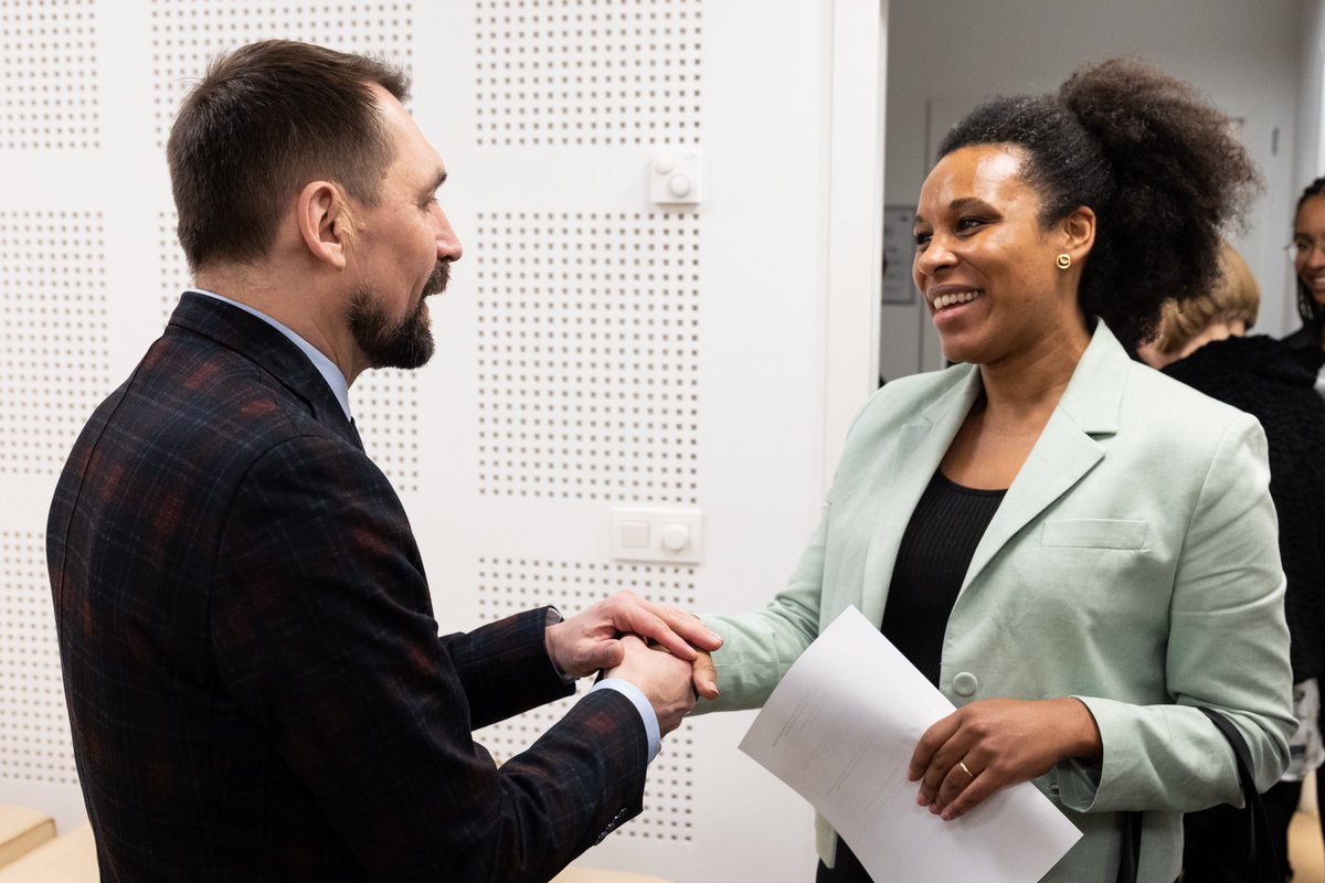 📢❗️ Statement by <a href="/EPCulture/">CULT Committee Press</a> committee chair, Ms Nela Riehl, following today's meeting with 🇺🇦 minister of Culture and Strategic Communications Mykola <a href="/tochytskyi/">Mykola Tochytskyi</a>.

📃 EU-Ukraine cooperation to ensure the protection of Ukrainian culture

👉Read more here: europarl.europa.eu/news/en/press-…