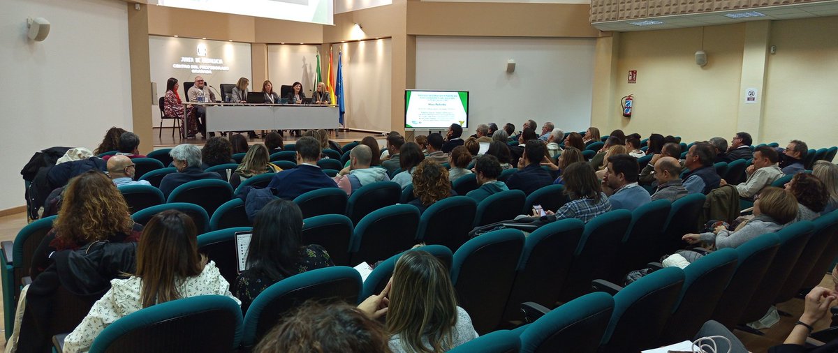 tochemase's tweet photo. Hoy en las jornadas regionales del AdF. Interesante formación para asesorías de formación. Conociendo las experiencias de los distintos CEP de Andalucía en una mesa redonda @cepdegranada #Auladelfuturo #FCL_es #RedAsesora
Martes y miércoles en el CEP de Granada. https://t.co/bJCPt36Ldc