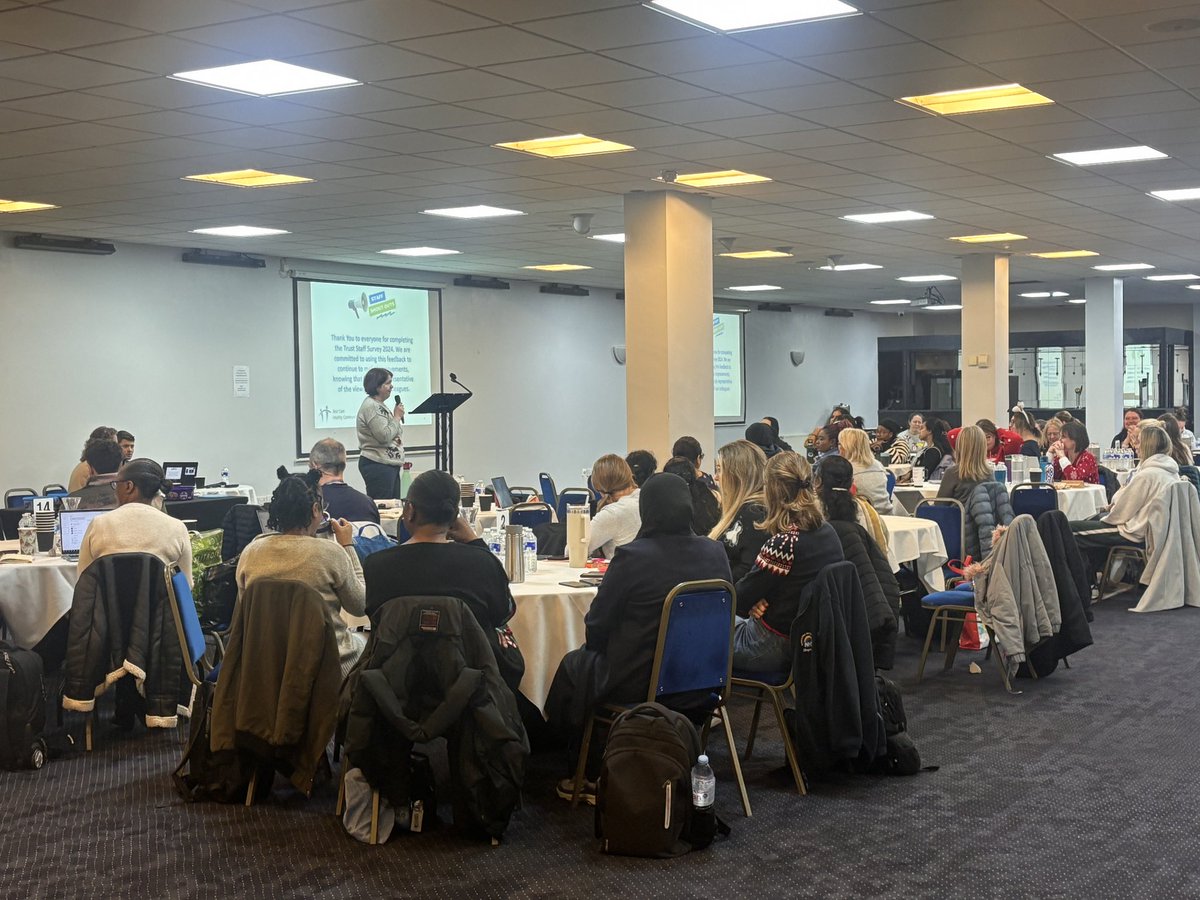 Louise Tomkinson tweet media