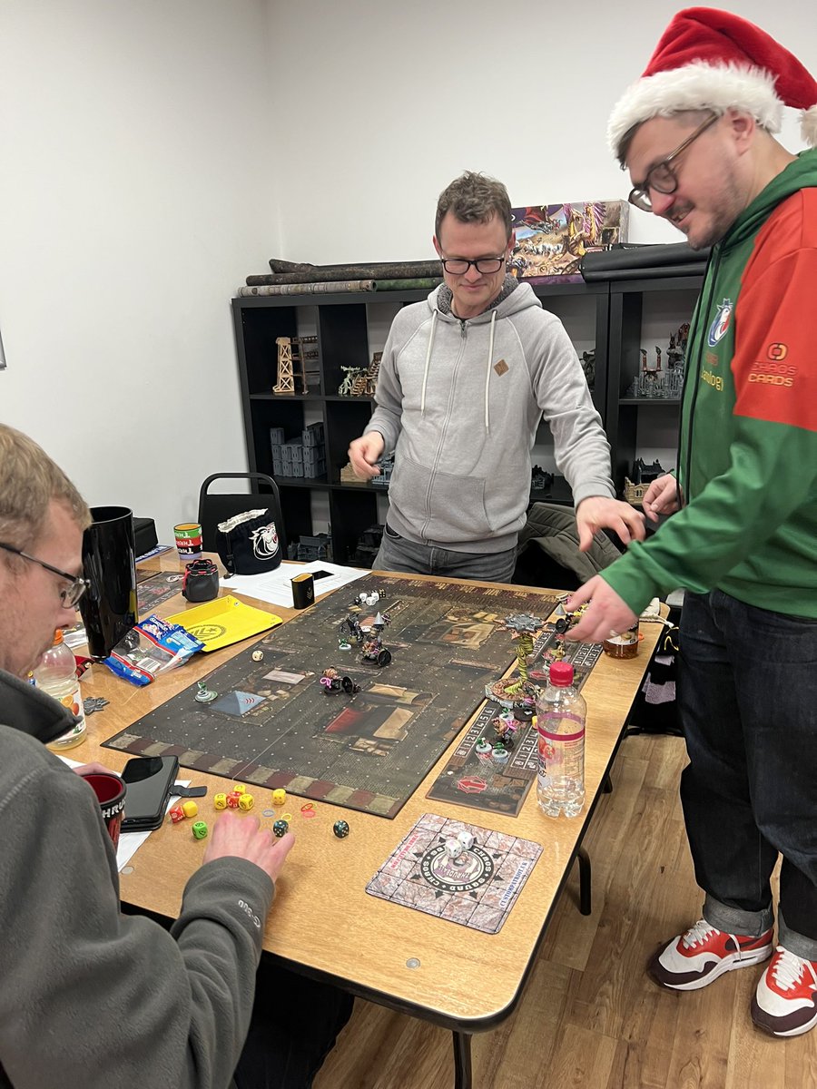 SkabbLeague's tweet photo. Great night at @Chaos_Cards in Folkestone for our annual Christmas #BloodBowl tournament. 

12 coaches took to the Gutterbowl pitch for the Santa’s Sleigh Slam.

Thanks to all the coaches that took part.

#bloodbowl #gutterbowl #gamesworkshop https://t.co/nshlLCnJz1