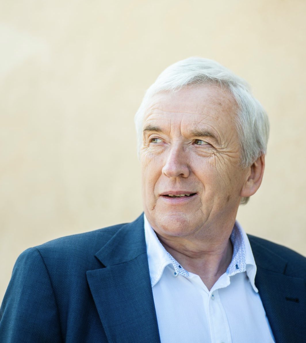 Tous les Engagés apprennent  avec une immense tristesse le décès inattendu de notre ami Josy Arens, ancien bourgmestre d’Attert et parlementaire luxembourgeois jusqu’il y a peu encore. Un terroir dont il était un infatigable et efficace défenseur. Je suis rempli de peine ce matin