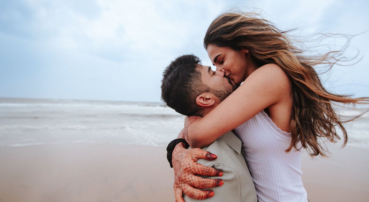 WhatTheFahad's tweet photo. Celebrating one year of Akshayaa's and Vid's beautiful love story! From wonderful clients to cherished friends, you’ve been an absolute joy to know. Wishing you both a happy first anniversary, you lovelies! #RollonTwo https://t.co/Vz9FA6rAMW