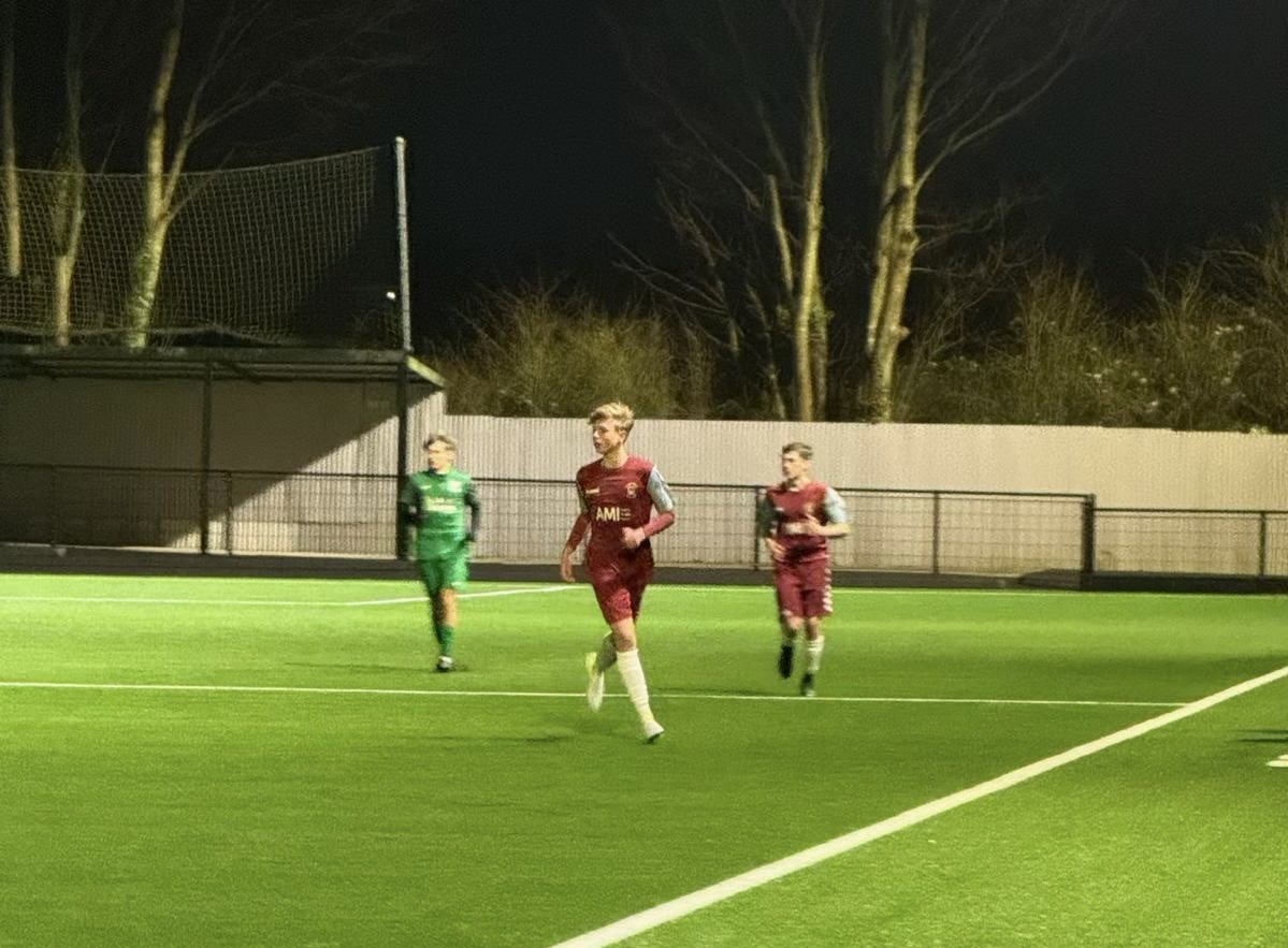 MangotsfieldUtd's tweet photo. Shout out to youngster Harry Roberts, who last night made his debut for the Floodlit side. Stepping up from the U16s, to further solidify the pathway available to our Young Mangos! 

#playerpathway https://t.co/JrIx7y6JOR