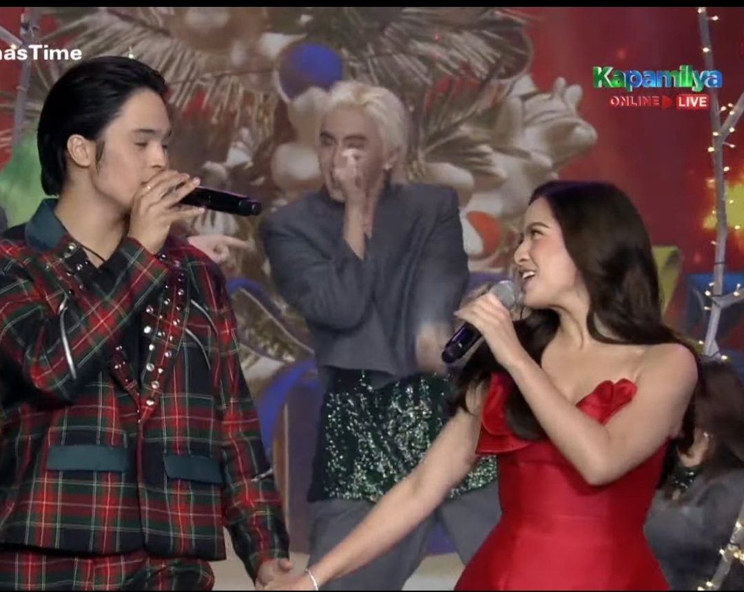 UAlaisa's tweet photo. Un feeling bored ka pro npapad ka dito bigla ka nkangiti 

MERRY KDLEXMAS SW8THEARTS https://t.co/IsLBLlakKZ