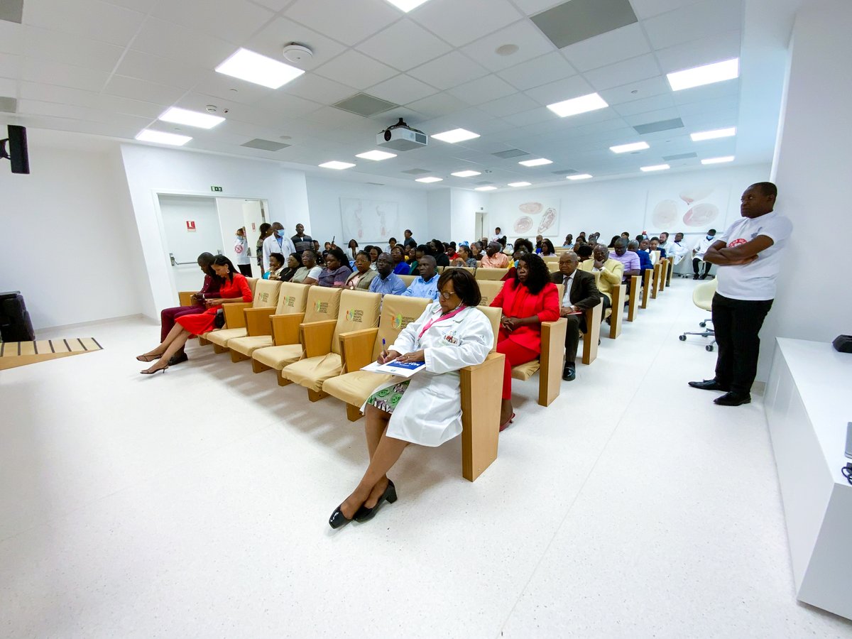 _hmiam's tweet photo. Está a decorrer, no Hospital Materno Infantil Dr. Manuel Pedro Azancot de Menezes, em Luanda, a Apresentação do Protocolo Nacional de Diagnóstico e Tratamento da Malária em Angola. O workshop visa reforçar o conhecimento sobre o diagnóstico e tratamento da malária. https://t.co/bmXVmpd1WV