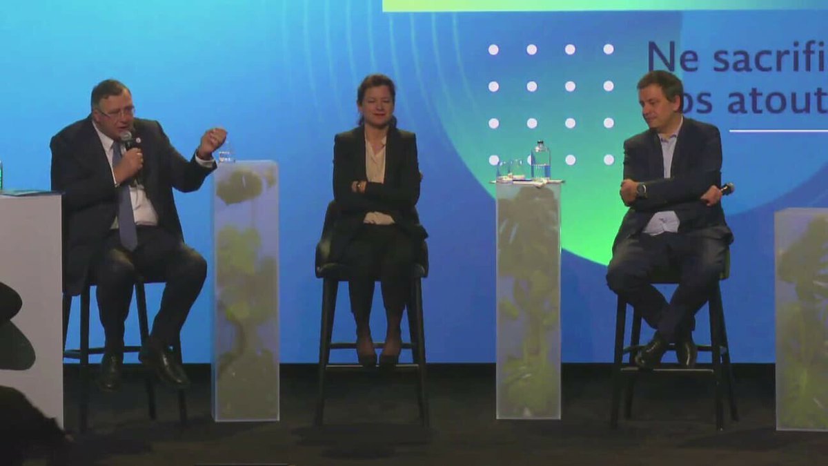 bfmbusiness's tweet photo. "C'est l'enfer d'investir en France": les patrons d'EDF et Totalenergies se lâchent sur le cadre réglementaire du renouvelable
https://t.co/ilKdKTGr3E https://t.co/Ynwe3VDkog