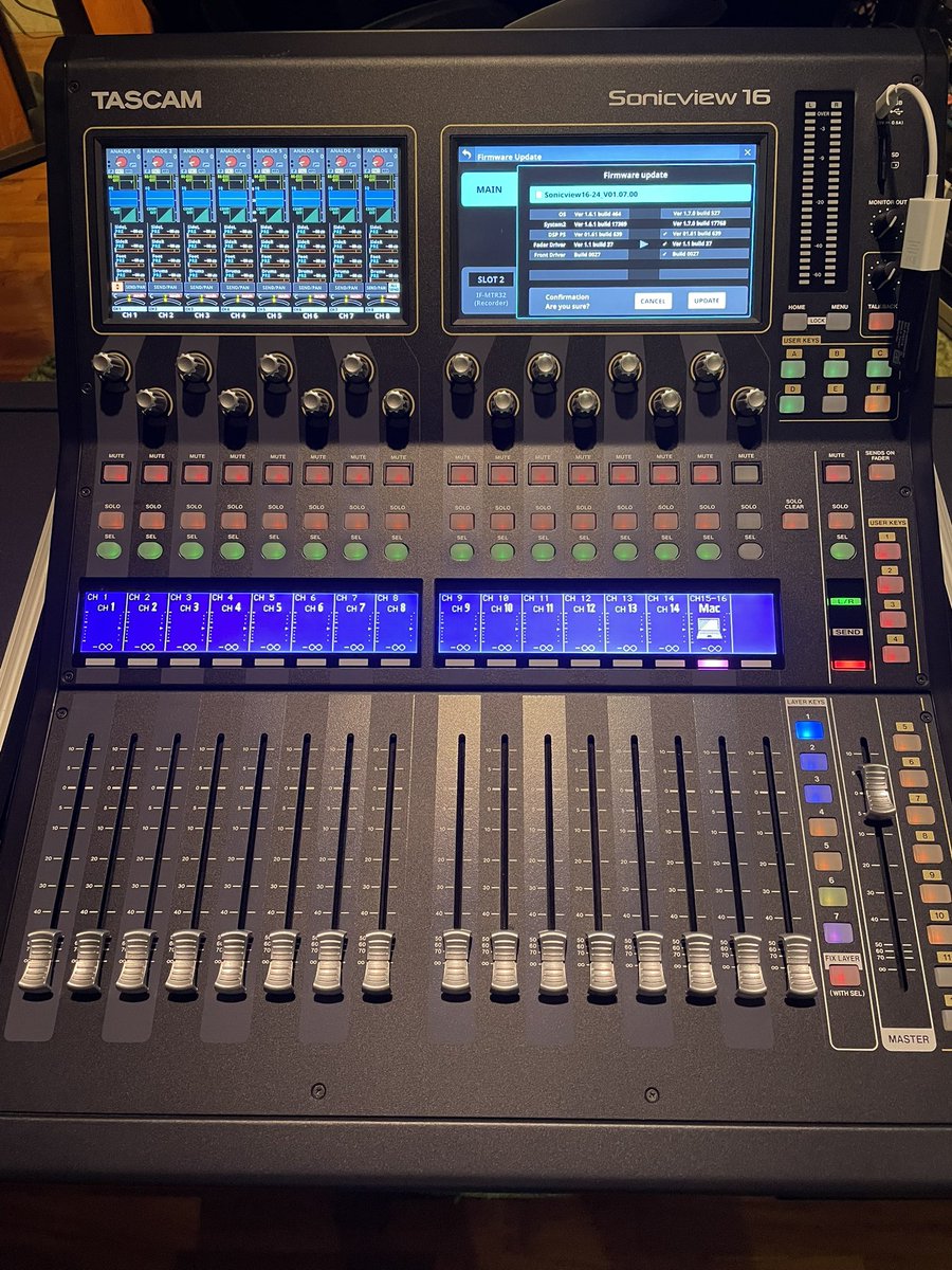 toshiharutamaki's tweet photo. 音響現場のスケジュールが落ち着いたのでミキサーTASCAM Sonicviewのファームウェアのアップデート!
@TASCAM_jp
#sonicview https://t.co/rCvh59fuzX