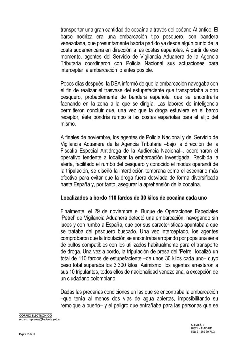 IAF_AEAT's tweet photo. El buque Petrel del Servicio de Vigilancia Aduanera de la AEAT realiza el abordaje de un pesquero que transportaba 3300 kg de cocaína. Operación conjunta de @policia, Policía Judiciária de Portugal, Policía Federal de Brasil y SVA. https://t.co/phd9UbKGqb