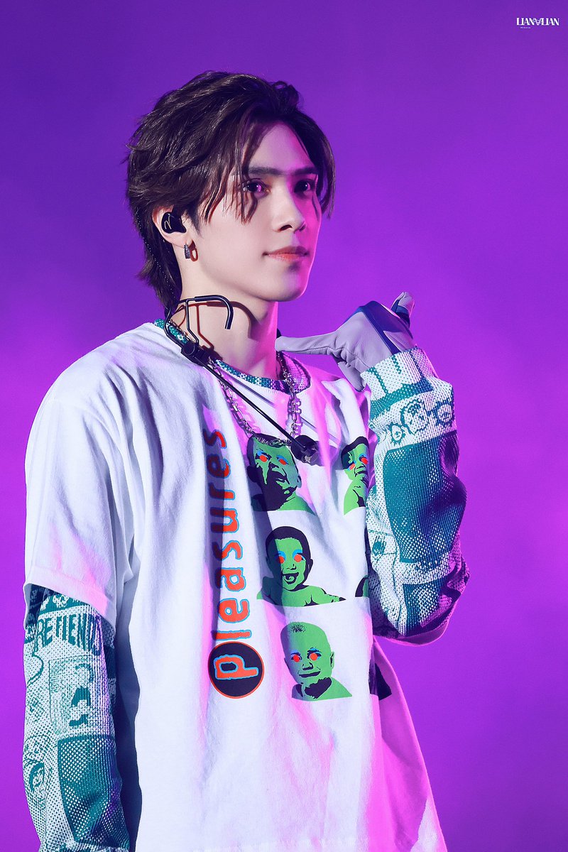 2024.12.08

#Hendery #黄冠亨 #헨드리 
#WayV #威神V #웨이션브이