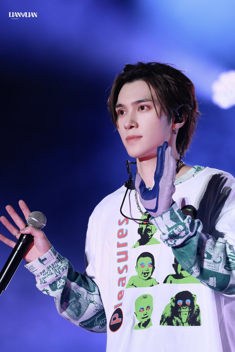 2024.12.08

#Hendery #黄冠亨 #헨드리 
#WayV #威神V #웨이션브이