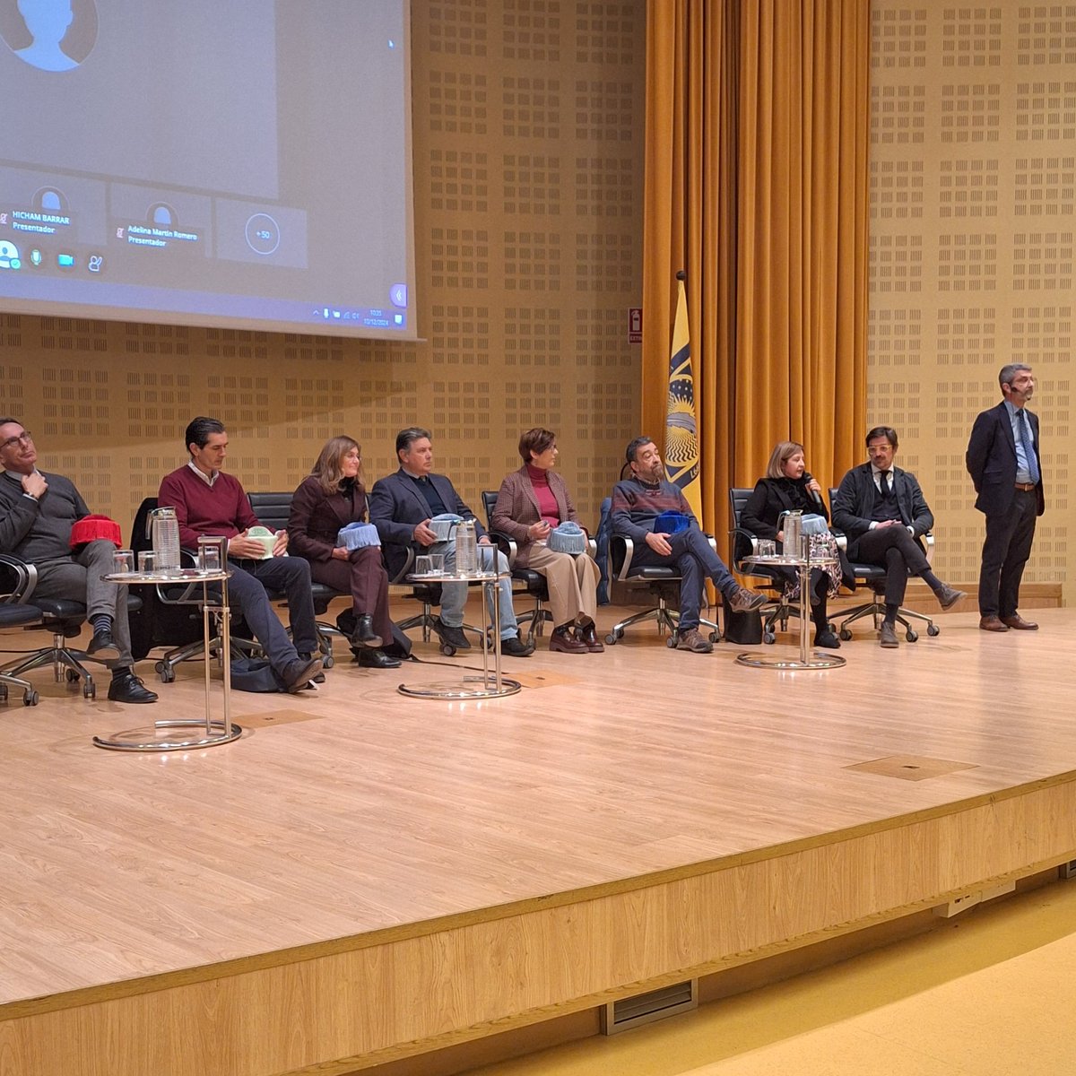pablodeolavide's tweet photo. 🎓 Jornada de bienvenida de la Escuela de #DoctoradoUPO a doctorandas y doctorandos de nuevo ingreso.
📚 Inician un camino que les llevará al más alto grado de formación universitaria. ¡Les deseamos muchos éxitos en esta nueva etapa! https://t.co/QntZOvPwTK