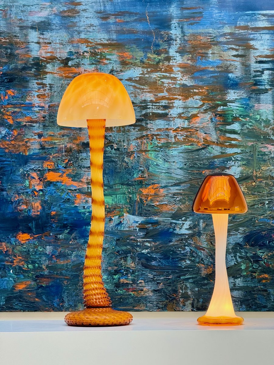 glasmuseum's tweet photo. Ontmoet vormvinder Arnout Visser in het Nationaal Glasmuseum op 12 januari 2025.
Visser werkt voor publiek in de glasblazerij en gaat tijdens een artist talk in gesprek met bezoekers op zaal. 

De tentoonstelling 'Het glaslab van Arnout Visser' is te zien tot en met 2 maart 2025. https://t.co/0o16dOVelO