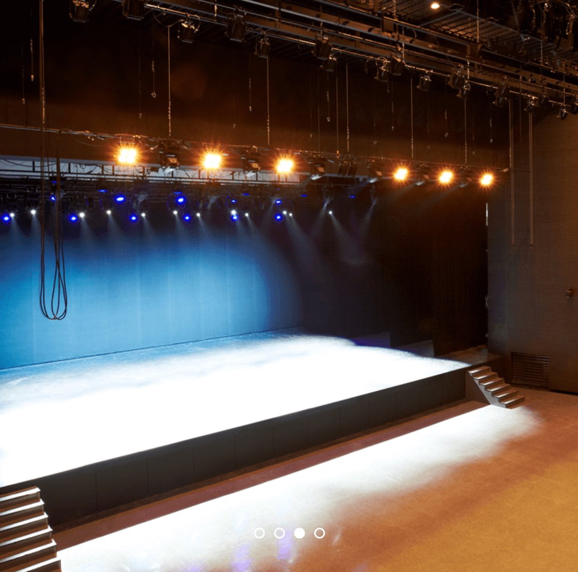 지금 여기 대관 잡은 사람들 
다 발라드가수에 인디뮤지션인데
이런곳에서 콘서트 하라는 소리 자체가 
퍼포먼스 하는 애들한테 모욕이라고