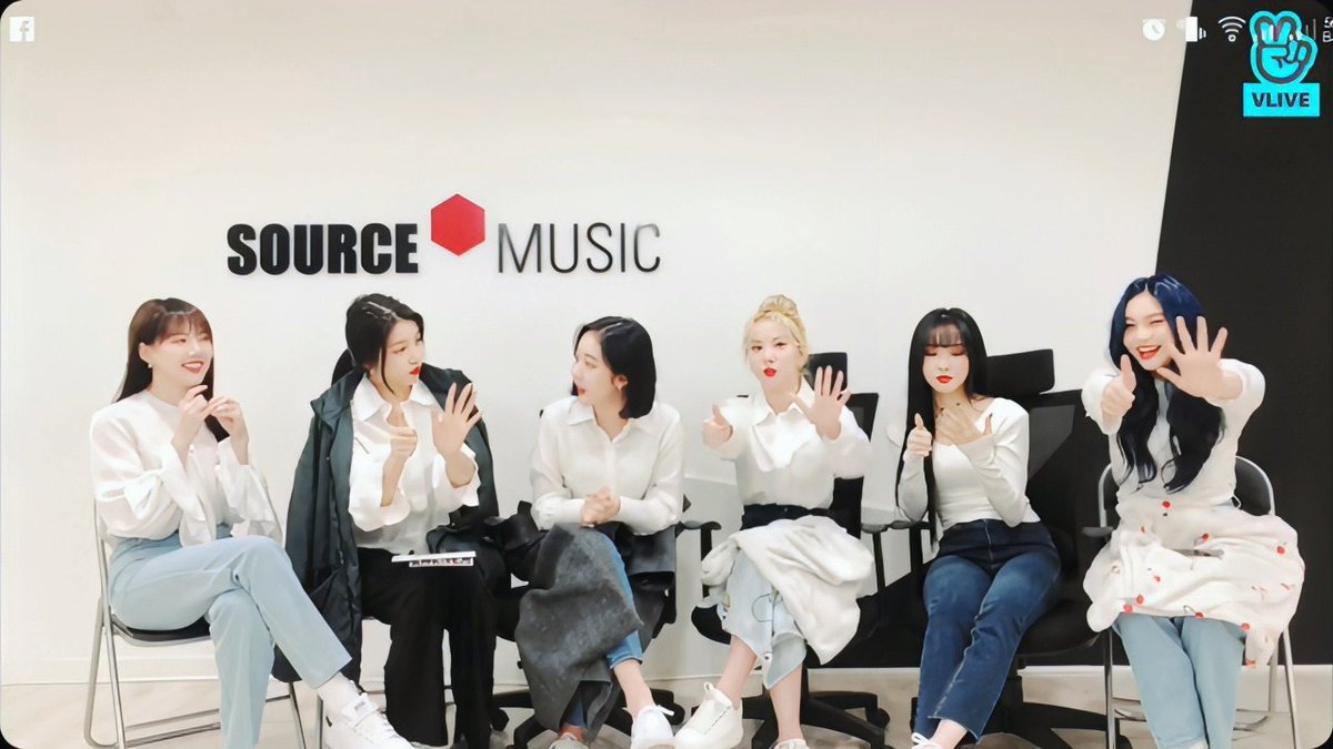 fallinlight_16's tweet photo. Just how fast the night changes 🥺💜💙🤍

#GFRIEND https://t.co/ve20JPDLUU