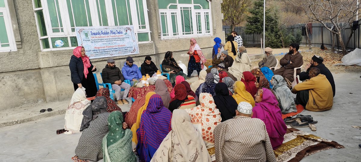 IcarIgfri's tweet image. With the mission, #towards fodder plus India, IGFRI RRS Srinagar organised one day Awareness cum Training Programme today on 10th December  2024, on Forage Technologies  and Grassland Management for enhanced Livestock Productivity under Tribal Sub Plan at Choontwaliwar, District