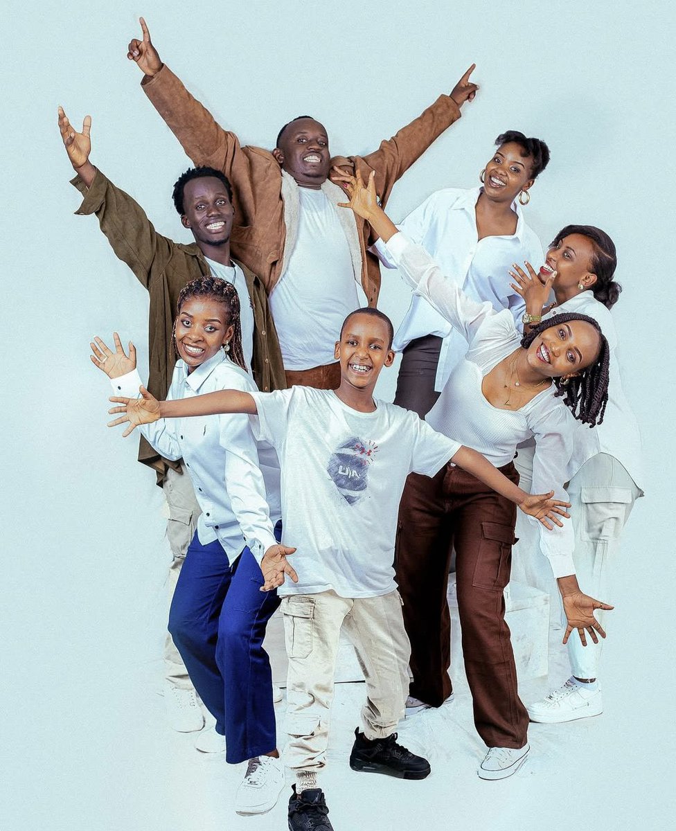 imihigo_turiko's tweet photo. #Abatwip Mugihe concert isigaje imisi 5 kugira Ibe twamenye iyindi surprise kohazoba hari umuririmvyi azoba avuye mu gihugu kibanyi cu Rwanda ๐ท๐ผ
Ndabatumiye mwese muri #Ipendoevent turonkere Imigisha hamwe , duhimbaza Imana kuvyiza yadukoreye uyumwaka ๐๐พ . https://t.co/MaeUwwK9Gk