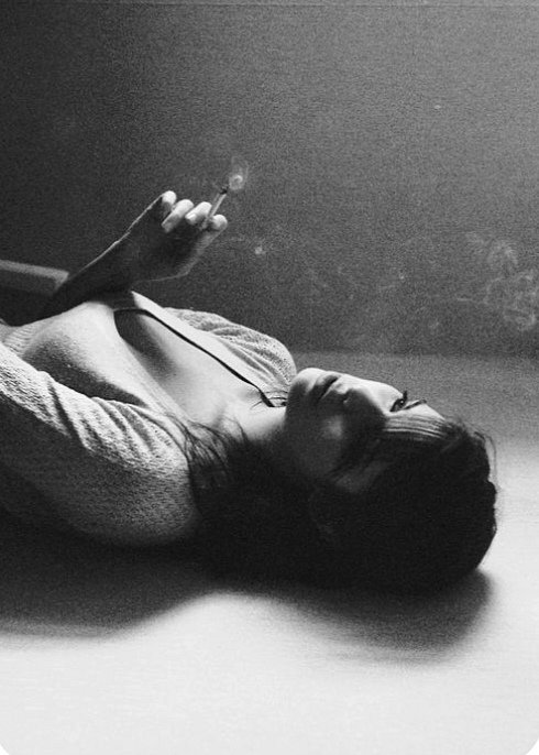 sanjaraic1's tweet photo. latent steps resound
effusive in the still night
sleep spills from the grasp
#vss365 #latent #haikuchallenge #effusive #WriteMap #spill #haiku
📸 from Pinterest https://t.co/rsraYfv7zE