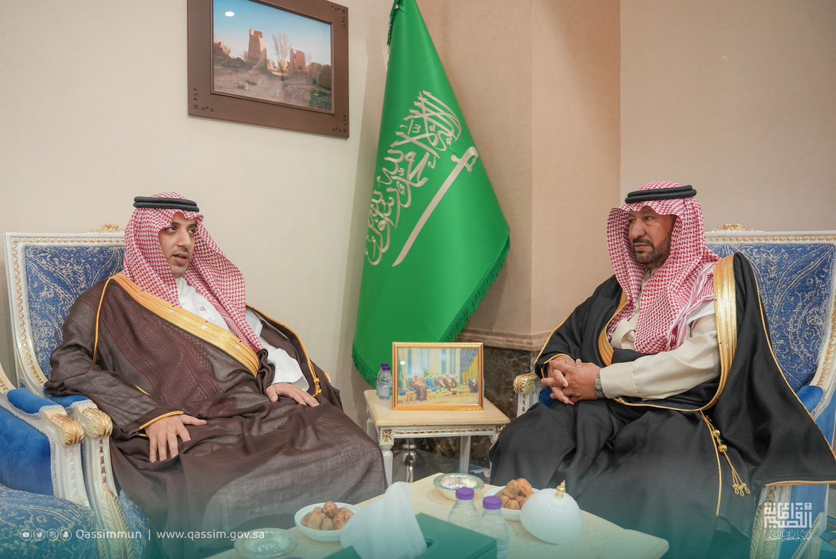 Qassimmun's tweet photo. أمين منطقة #القصيم م. محمد المجلي يستقبل وكيل الوزارة @saudimomrah للأنظمة والشؤون القانونية أ. خالد الدغيثر والوفد المرافق له، وتم خلال اللقاء عقد اجتماع بحضور قيادات #أمانة_منطقة_القصيم للاطلاع على الخطة التطويرية لوكالة الأنظمة والشؤون القانونية. https://t.co/wIkRJ2MFIx