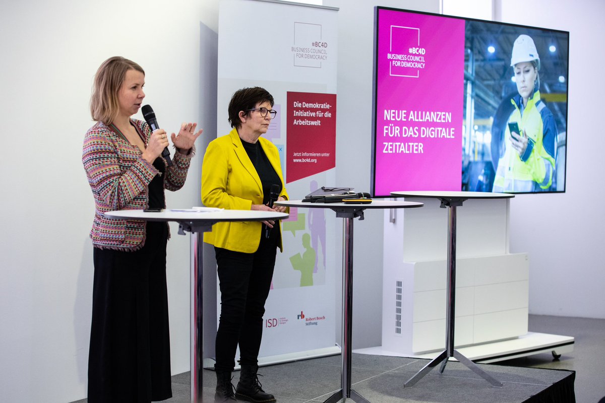 demokratieghst's tweet photo. Immer mehr Unternehmen übernehmen Verantwortung für die Demokratie. Beim Netzwerktreffen unseres Business Council for Democracy #BC4D kamen viele von ihnen zusammen, um Best Practices auszutauschen und gemeinsam weiterzudenken. Herzlichen Dank an @DeutscheBank und alle anderen Partner für den Input und das Engagement!