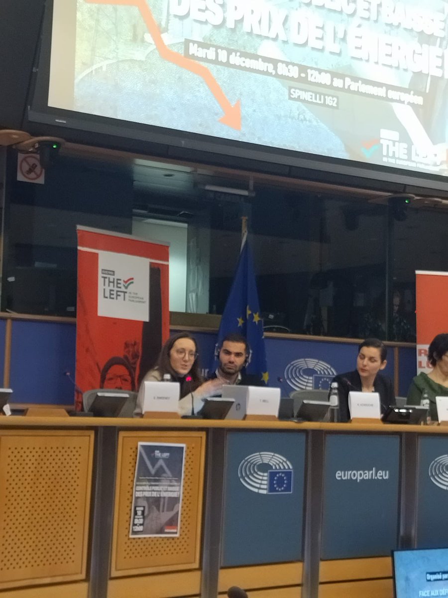 EPSUnions's tweet photo. "Privatisation isn't the answer to Europe’s energy &amp; climate crisis.”

Today, we’re at @Europarl_EN to discuss how public ownership can pave the way for a fair, green energy transition.

📚 Launching a new @TUED_global report: ‘Mapping a Public Pathway.’ https://t.co/uE0z4IZVaP