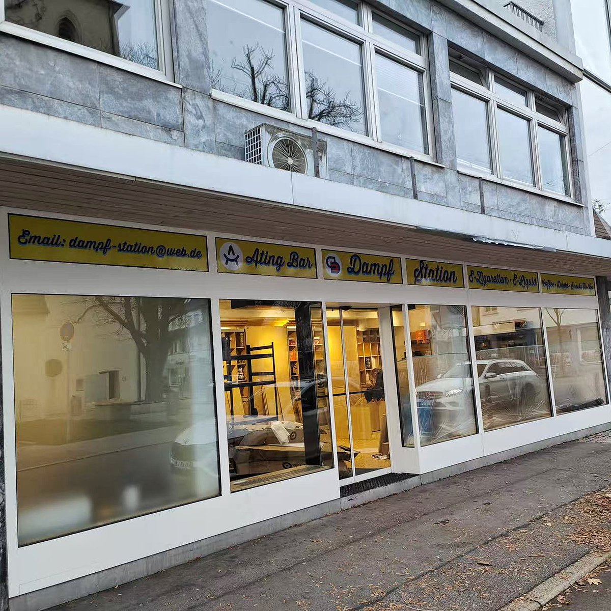 Atingbar_Fr's tweet photo. Atingbar's first store in Germany is open! 🤩
Add：Eberhardstr.30 70736 Fellbach 
#Atingbar #Vaporizerstore #Germany #Fellbach https://t.co/LetfvrM62k