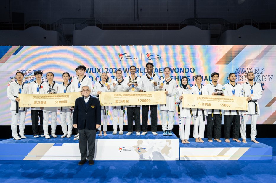 worldtaekwondo's tweet photo. Awarding Ceremony of Wuxi 2024 World Taekwondo World Cup Team Championships Final
🥇Brazil Team
🥈China Team
🥉Uzbekistan Team
#WorldTaekwondo #Taekwondo
#Wuxi2024 #WorldCupTeamChampionships #MixedGender https://t.co/RZen08ZDTO