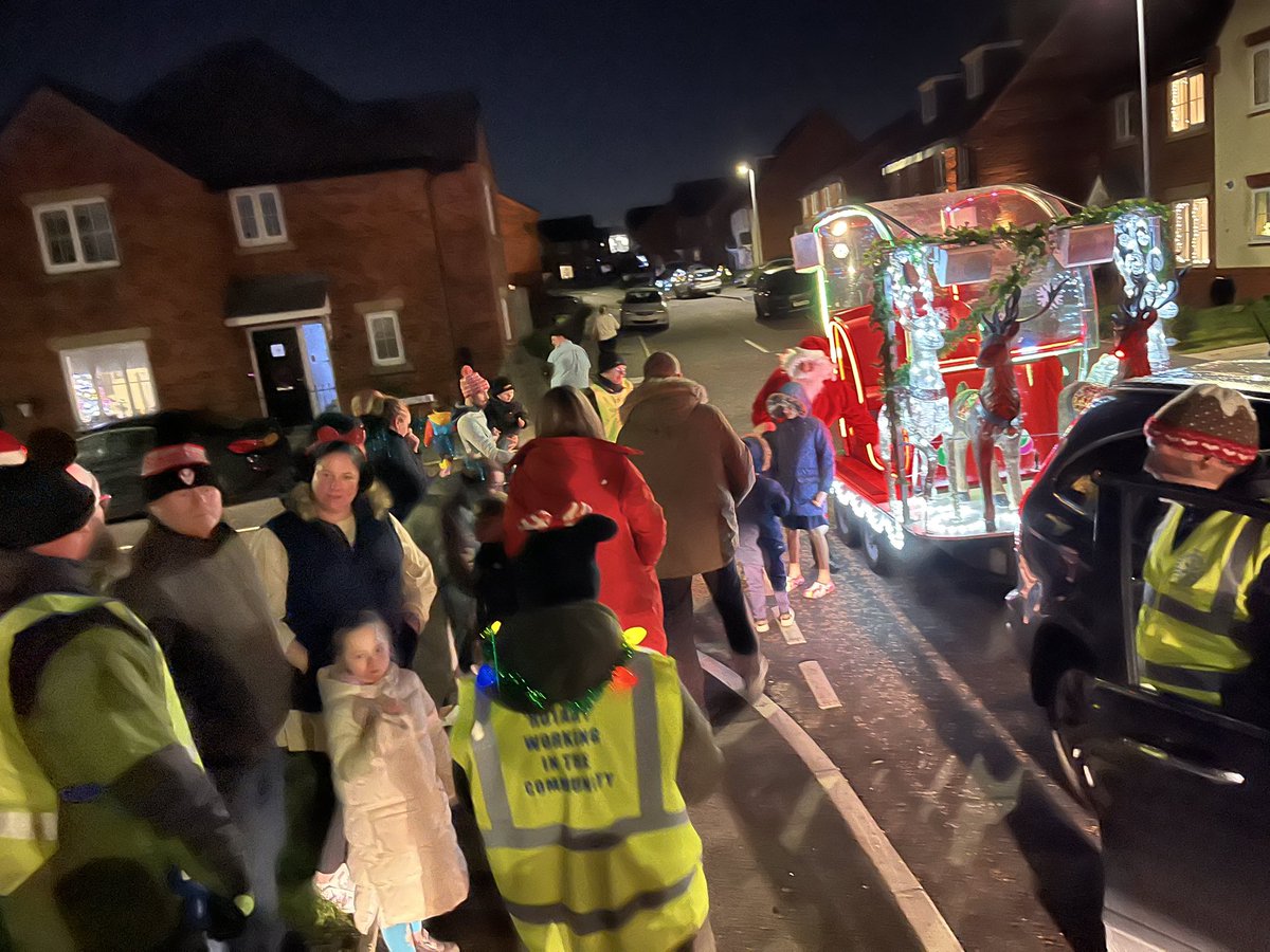 What a fabulous spirited community evening.  Last night we helped <a href="/nlwrotaryclub/">NLW Rotary Club</a>  on his Santa float journey.  Lots and lots of excited children.   A lively joyous atmosphere