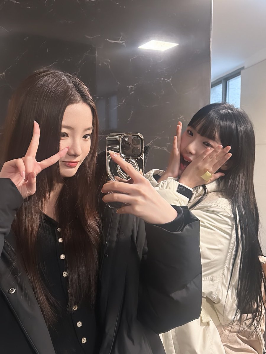 tribedaloca's tweet photo. [#켈리 🦥]
소은아 정상적인 사진 너무 없어…ㅠ
생일축하해~~~

#트라이비 #TRI_BE #Kelly https://t.co/kHKPS6xBbr
