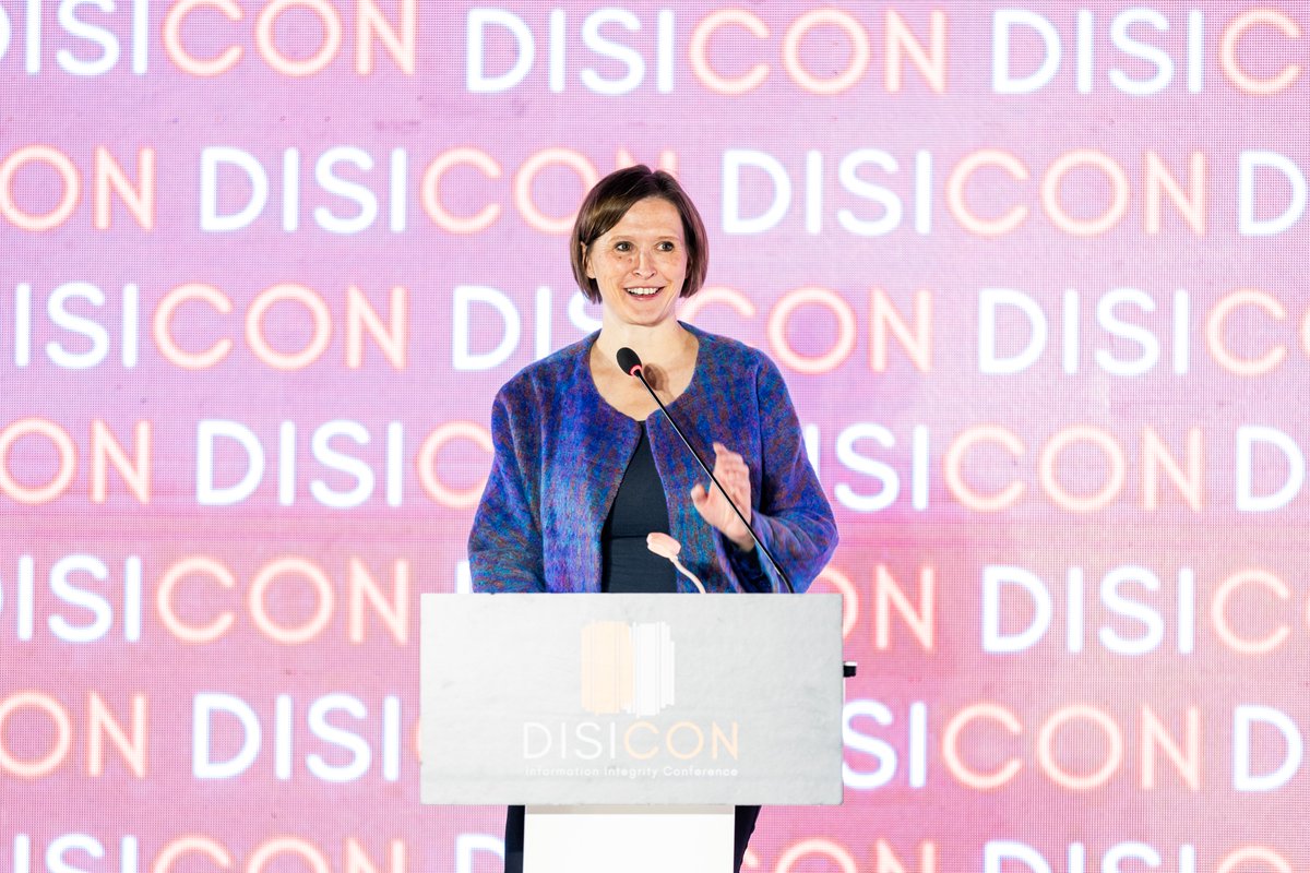 NDIKosovo's tweet image. 🌐The 2nd day of the 8th edition of #DISICON, kicked off with opening remarks delivered by the 🇺🇸 U.S. Ambassador to Kosovo, Jeffrey Hovenier, the Deputy Head of the 🇪🇺 EU Office in Kosovo, Eva Palatova, & NDI Kosovo’s Senior Country Director, Ambassador Nancy Soderberg.