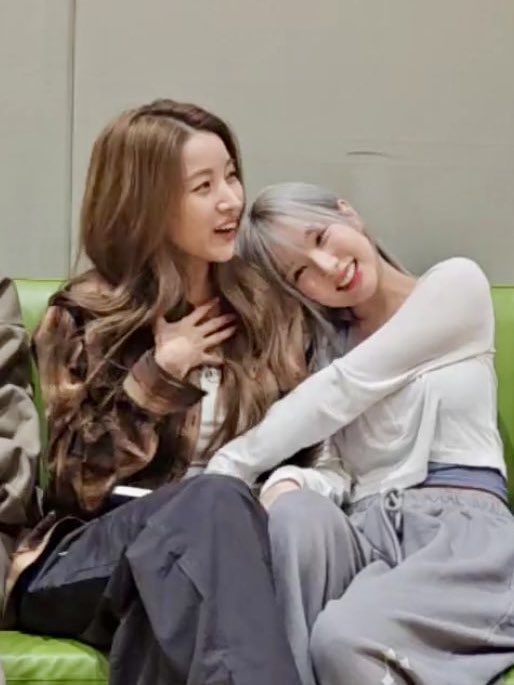sowon updates tweet media